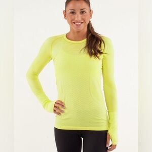 2057 -Lululemon Run: Swiftly Tech Long Sleeve
Split Pea- size 4